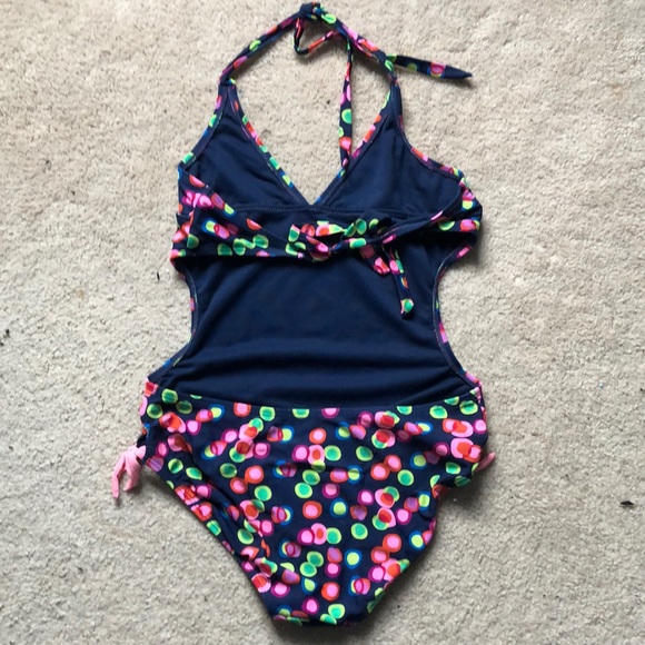 GapKids Swimsuit - Picture 2 of 3